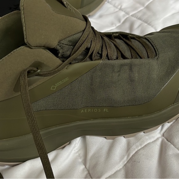 Arcteryx womens size 9 brand new hiking boots - Picture 2 of 4